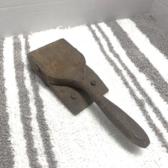 ANTIQUE PARKER FOUNDATION FASTENER BEEKEEPING HONEY TOOL - Picture 1 of 12